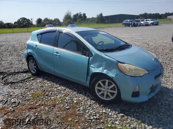 2012 Toyota Prius One с VIN JTDKDTB33C1023048, выставлен на аукционе Copart как лот 70272545 с пробегом 237 521 миль миль и Списание • Salvage title. История ставок и продаж доступна на DreamBid. Изображение 4.
