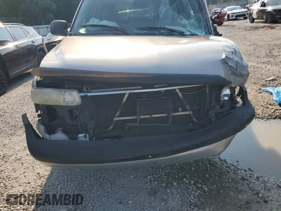 2005 Chevrolet Suburban LS with VIN 3GNEC16Z95G159375, listed as a Copart auction lot 65865884 with 290,671 mi miles and Salvage title. Bid and sale history available at DreamBid. Image 5.