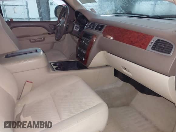 2014 Chevrolet Tahoe LS with VIN 1GNSCAE04ER101213, listed as a IAAI auction lot 41904821 with 155,133 mi miles and . Bid and sale history available at DreamBid. Image 5.