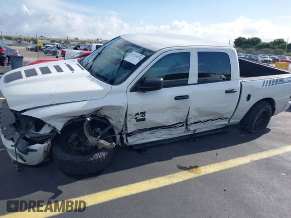 2020 Ram 1500 Tradesman z VIN 3C6RR7KT6LG131857, wystawiony jako IAAI lot #42724128 z przebiegiem 82 665 mil mil oraz . Historia ofert i sprzedaży dostępna na DreamBid. Obrazek 6.