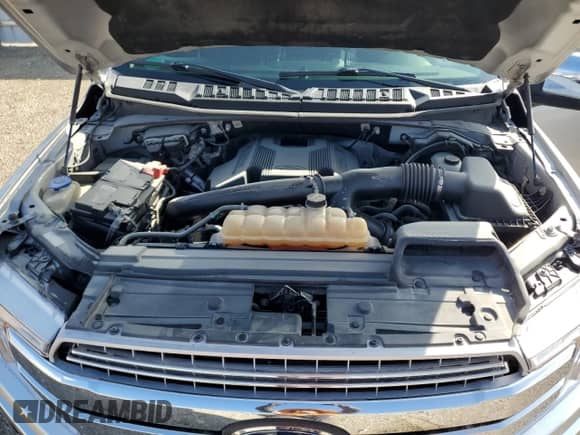 2018 Ford F-150 Lariat z VIN 1FTFX1EGXJFB40976, wystawiony jako Copart lot #83829255 z przebiegiem 50 093 mil mil oraz Szkoda całkowita • Salvage title. Historia ofert i sprzedaży dostępna na DreamBid. Obrazek 11.