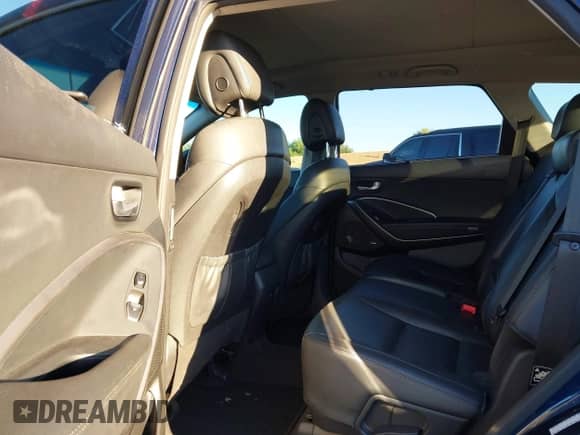 2017 Hyundai Santa Fe Limited Ultimate z VIN KM8SR4HF7HU233565, wystawiony jako IAAI lot #43468724 z przebiegiem 95 744 mil mil oraz . Historia ofert i sprzedaży dostępna na DreamBid. Obrazek 8.