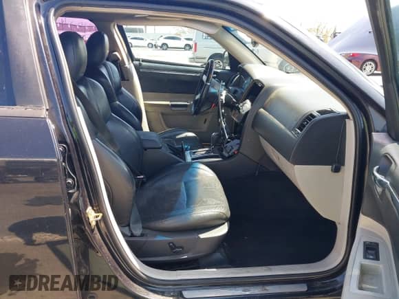 2006 Chrysler 300 C SRT-8 with VIN 2C3LA73W86H518966, listed as a IAAI auction lot 42725107 with 175,474 mi miles and . Bid and sale history available at DreamBid. Image 5.