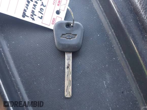 2017 Chevrolet Silverado 1500 Work Truck z VIN 1GCRCNEC9HZ232909, wystawiony jako IAAI lot #43285993 z przebiegiem 183 858 mil mil oraz . Historia ofert i sprzedaży dostępna na DreamBid. Obrazek 11.