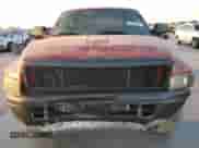 2000 Dodge 1500 z VIN 3B7HC12Y8YG120199, wystawiony jako Copart lot #74834464 z przebiegiem 218 439 mil mil oraz Szkoda całkowita • Salvage title. Historia ofert i sprzedaży dostępna na DreamBid. Obrazek 5.