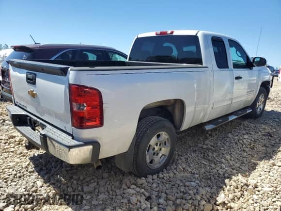 2012 Chevrolet Silverado 1500 LT with VIN 1GCRCSE08CZ355615, listed as a Copart auction lot 48674485 with 259,258 mi miles and Salvage title. Bid and sale history available at DreamBid. Image 3.