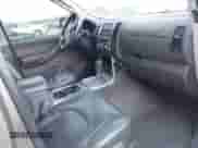 2006 Nissan Pathfinder S с VIN 5N1AR18U26C679652, выставлен на аукционе IAAI как лот 42621894 с пробегом 189 278 миль миль и . История ставок и продаж доступна на DreamBid. Изображение 5.