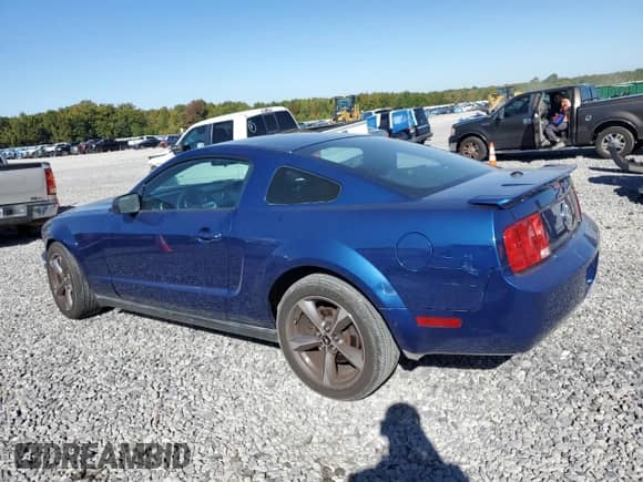 2007 Ford Mustang Deluxe with VIN 1ZVFT80N475369045, listed as a Copart auction lot 86555495 with 175,141 mi miles and Salvage title. Bid and sale history available at DreamBid. Image 2.