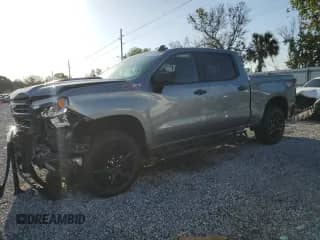 2025 Chevrolet Silverado 1500 с VIN 3GCUKFE80SG128699, выставлен на аукционе Copart как лот 52393645 с пробегом 5 759 миль миль и Списание • Salvage title. История ставок и продаж доступна на DreamBid. Изображение 1.