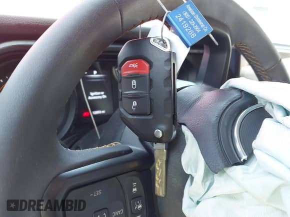 2024 Jeep Wrangler Sport S с VIN 1C4PJXDN1RW363914, выставлен на аукционе IAAI как лот 42674626 с пробегом 10 893 миль миль и . История ставок и продаж доступна на DreamBid. Изображение 11.