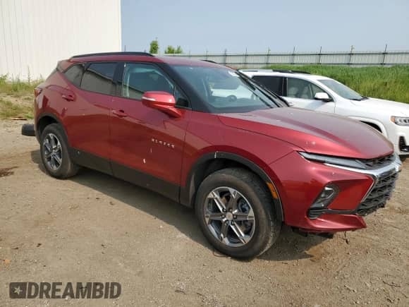 2024 Chevrolet Blazer LT z VIN 3GNKBDR48RS187940, wystawiony jako Copart lot #58941995 z przebiegiem 13 330 mil mil oraz Czysty tytuł • Clean title. Historia ofert i sprzedaży dostępna na DreamBid. Obrazek 4.