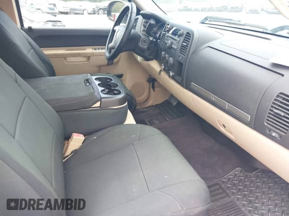 2011 Chevrolet Silverado 1500 LT z VIN 1GCRCSEA0BZ132671, wystawiony jako IAAI lot #43030753 z przebiegiem 107 371 mil mil oraz . Historia ofert i sprzedaży dostępna na DreamBid. Obrazek 5.