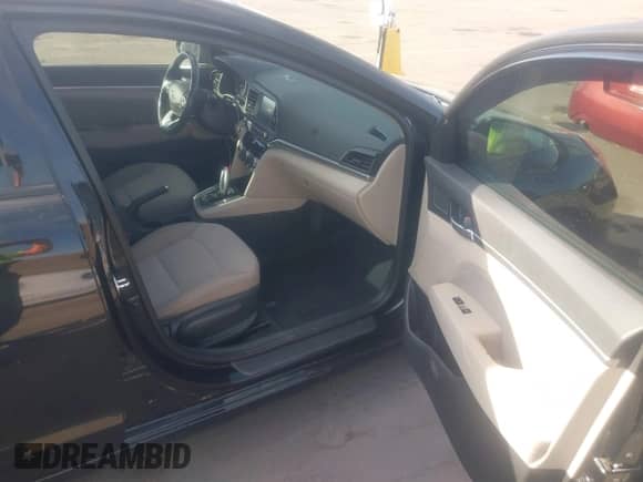 2020 Hyundai Elantra SEL z VIN 5NPD84LF7LH499954, wystawiony jako IAAI lot #41033047 z przebiegiem 65 616 mil mil oraz . Historia ofert i sprzedaży dostępna na DreamBid. Obrazek 5.