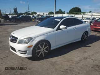 2015 Mercedes-Benz C 250 with VIN WDDGJ4HB0FG373540, listed as a Copart auction lot 80130245 with 113,385 mi miles and Clean title. Bid and sale history available at DreamBid. Image 1.