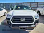 2023 Toyota Tacoma SR z VIN 3TYRX5GN9PT082761, wystawiony jako Copart lot #71550115 z przebiegiem 41 591 mil mil oraz Czysty tytuł • Clean title. Historia ofert i sprzedaży dostępna na DreamBid. Obrazek 5.