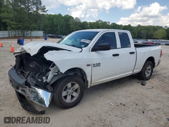 2018 Ram 1500 Tradesman z VIN 1C6RR6FT5JS188240, wystawiony jako Copart lot #55468155 z przebiegiem 94 829 mil mil oraz Szkoda całkowita • Salvage title. Historia ofert i sprzedaży dostępna na DreamBid. Obrazek 1.