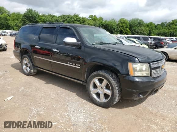 2014 Chevrolet Suburban LTZ с VIN 1GNSKKE71ER100574, выставлен на аукционе Copart как лот 57725725 с пробегом 226 142 миль миль и Списание • Salvage title. История ставок и продаж доступна на DreamBid. Изображение 4.