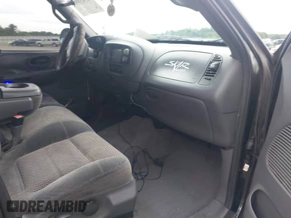 2002 Ford F-150 XLT с VIN 1FTRW07L42KA01956, выставлен на аукционе IAAI как лот 42503895 с пробегом 307 504 миль миль и . История ставок и продаж доступна на DreamBid. Изображение 5.