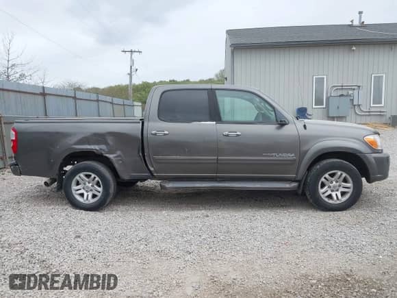 2005 Toyota Tundra Limited с VIN 5TBDT48165S473282, выставлен на аукционе IAAI как лот 43382606 с пробегом 166 678 миль миль и . История ставок и продаж доступна на DreamBid. Изображение 14.