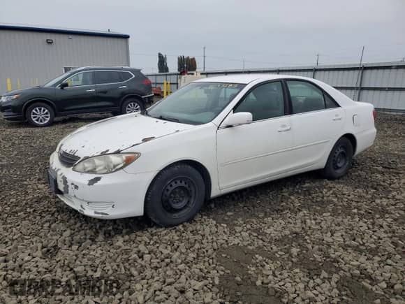 2006 Toyota Camry STD z VIN 4T1BE32K16U720334, wystawiony jako Copart lot #91133285 z przebiegiem 221 617 mil mil oraz Czysty tytuł • Clean title. Historia ofert i sprzedaży dostępna na DreamBid. Obrazek 1.
