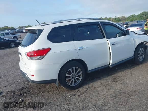 2013 Nissan Pathfinder SV with VIN 5N1AR2MN3DC671772, listed as a IAAI auction lot 41918880 with 116,182 mi miles and . Bid and sale history available at DreamBid. Image 4.