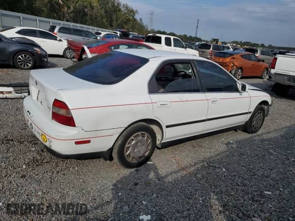 1994 Honda Accord LX z VIN 1HGCD5630RA101127, wystawiony jako Copart lot #88433545 z przebiegiem 201 402 mil mil oraz Szkoda całkowita • Salvage title. Historia ofert i sprzedaży dostępna na DreamBid. Obrazek 3.