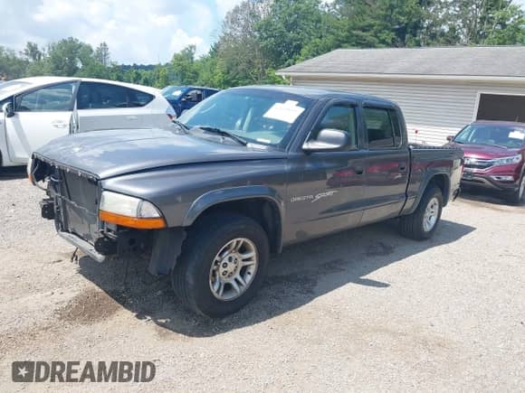2001 Dodge Dakota Sport with VIN 1B7HL2AX01S338909, listed as a IAAI auction lot 42639655 with 111,858 mi miles and . Bid and sale history available at DreamBid. Image 18.