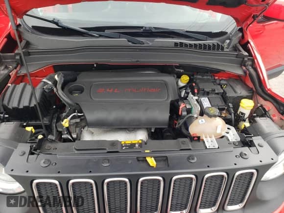 2018 Jeep Renegade Latitude with VIN ZACCJABB9JPG71189, listed as a Copart auction lot 83808525 with 173,359 mi miles and Salvage title. Bid and sale history available at DreamBid. Image 11.