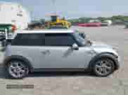 2013 MINI Hardtop S с VIN WMWSV3C50DT394815, выставлен на аукционе IAAI как лот 42210785 с пробегом 68 862 миль миль и . История ставок и продаж доступна на DreamBid. Изображение 13.