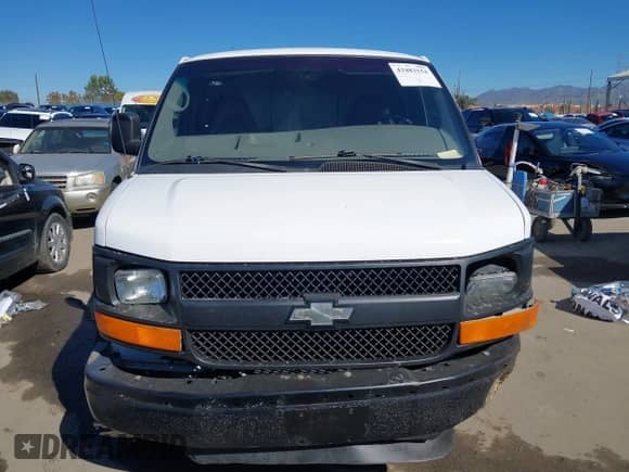 2008 Chevrolet Express Cargo z VIN 1GCGG25C281173498, wystawiony jako IAAI lot #43483154 z przebiegiem 232 434 mil mil oraz . Historia ofert i sprzedaży dostępna na DreamBid. Obrazek 12.