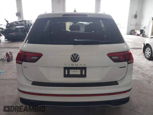 2024 Volkswagen Tiguan SE R-Line Black с VIN 3VV8B7AX7RM059124, выставлен на аукционе IAAI как лот 42477502 с пробегом 16 891 миль миль и . История ставок и продаж доступна на DreamBid. Изображение 16.