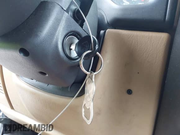 2000 Jeep Wrangler SE with VIN 1J4FA29P4YP773084, listed as a IAAI auction lot 43228933 with 114,188 mi miles and . Bid and sale history available at DreamBid. Image 11.