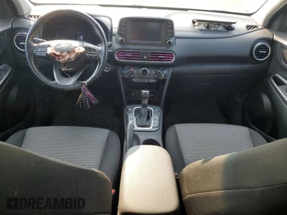 2019 Hyundai Kona Limited z VIN KM8K3CA54KU279617, wystawiony jako Copart lot #68842075 z przebiegiem 103 918 mil mil oraz Szkoda całkowita • Salvage title. Historia ofert i sprzedaży dostępna na DreamBid. Obrazek 8.
