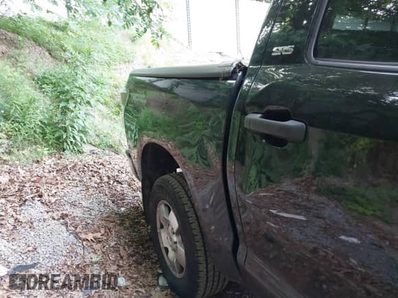 2008 Toyota Tundra with VIN 5TBDV54198S513123, listed as a IAAI auction lot 39662074 with 98,880 mi miles and . Bid and sale history available at DreamBid. Image 21.