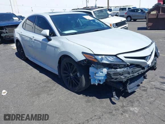 2022 Toyota Camry Hybrid XSE с VIN 4T1K31AK1NU045546, выставлен на аукционе IAAI как лот 42832566 с пробегом 61 150 миль миль и . История ставок и продаж доступна на DreamBid. Изображение 1.