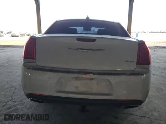 2019 Chrysler 300 Touring L with VIN 2C3CCAAG2KH563172, listed as a Copart auction lot 44603985 with 84,682 mi miles and Salvage title. Bid and sale history available at DreamBid. Image 6.