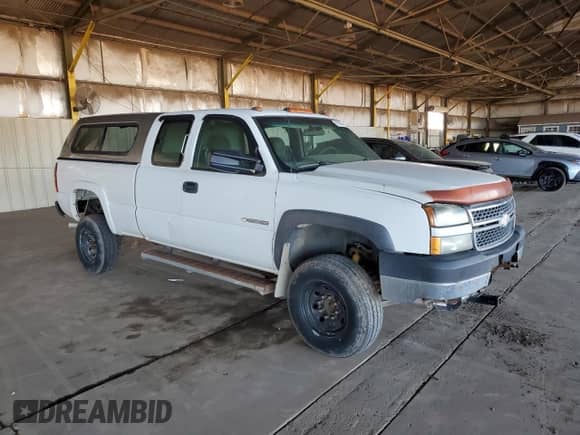 2005 Chevrolet Silverado 2500HD LS с VIN 1GCHK29U45E227006, выставлен на аукционе Copart как лот 89525615 с пробегом 274 586 миль миль и Чистый • Clean title. История ставок и продаж доступна на DreamBid. Изображение 4.