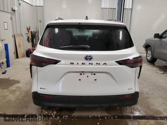 2025 Toyota Sienna XLE z VIN 5TDYRKECXSS232550, wystawiony jako Copart lot #80086495 z przebiegiem 23 661 mil mil oraz Czysty tytuł • Clean title. Historia ofert i sprzedaży dostępna na DreamBid. Obrazek 6.