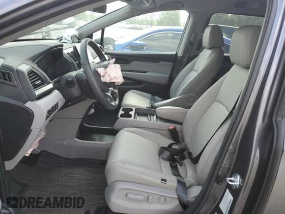 2024 Honda Odyssey EX z VIN 5FNRL6H56RB027249, wystawiony jako Copart lot #52386114 z przebiegiem 1 319 mil mil oraz Szkoda całkowita • Salvage title. Historia ofert i sprzedaży dostępna na DreamBid. Obrazek 7.