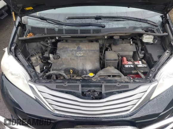 2014 Toyota Sienna XLE z VIN 5TDYK3DC8ES469750, wystawiony jako IAAI lot #43174341 z przebiegiem 109 942 mil mil oraz . Historia ofert i sprzedaży dostępna na DreamBid. Obrazek 10.