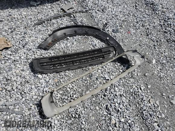 2013 MINI Hardtop with VIN WMWSU3C59DT686532, listed as a Copart auction lot 60481655 with 78,711 mi miles and Salvage title. Bid and sale history available at DreamBid. Image 13.