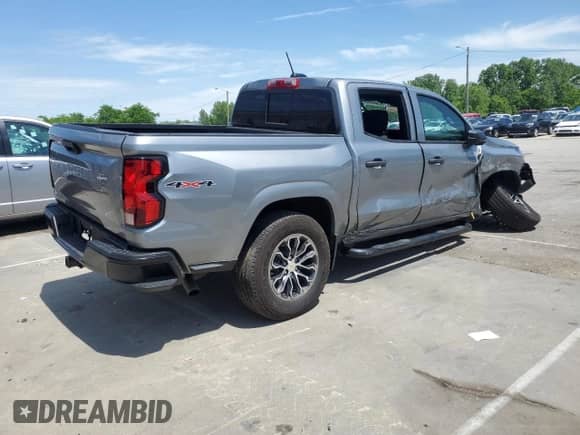 2023 Chevrolet Colorado 4WD Work Truck z VIN 1GCPTBEK5P1112230, wystawiony jako Copart lot #56569545 z przebiegiem 18 159 mil mil oraz Szkoda całkowita • Salvage title. Historia ofert i sprzedaży dostępna na DreamBid. Obrazek 3.