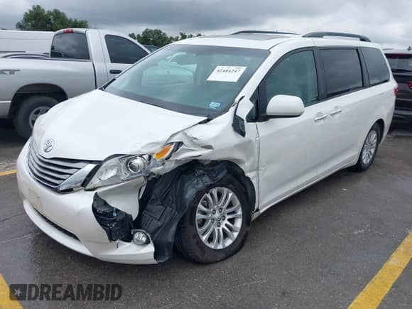 2016 Toyota Sienna XLE with VIN 5TDYK3DC0GS697504, listed as a IAAI auction lot 42484247 with 22,169 mi miles and . Bid and sale history available at DreamBid. Image 17.