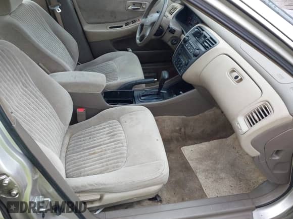 1998 Honda Accord EX z VIN 1HGCG6677WA023666, wystawiony jako IAAI lot #42434534 z przebiegiem 238 140 mil mil oraz . Historia ofert i sprzedaży dostępna na DreamBid. Obrazek 5.