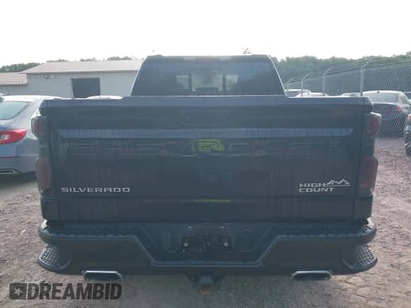 2019 Chevrolet Silverado 1500 High Country с VIN 1GCUYHEL2KZ373728, выставлен на аукционе IAAI как лот 43048107 с пробегом 135 946 миль миль и . История ставок и продаж доступна на DreamBid. Изображение 16.
