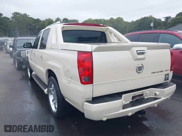 2002 Cadillac Escalade EXT with VIN 3GYEK63N12G252343, listed as a IAAI auction lot 43392021 with 307,025 mi miles and . Bid and sale history available at DreamBid. Image 3.