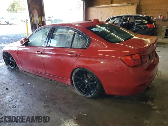 2018 BMW 3 Series 330i xDrive с VIN WBA8D9G55JNU68711, выставлен на аукционе Copart как лот 85505995 с пробегом 93 559 миль миль и Списание • Salvage title. История ставок и продаж доступна на DreamBid. Изображение 2.