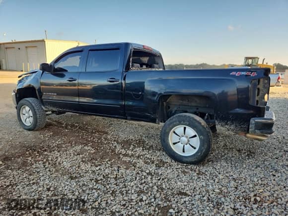2016 Chevrolet Silverado 1500 LT z VIN 1GCUKREC1GF230057, wystawiony jako Copart lot #85781695 z przebiegiem 163 420 mil mil oraz Szkoda całkowita • Salvage title. Historia ofert i sprzedaży dostępna na DreamBid. Obrazek 2.