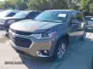 2018 Chevrolet Traverse LT Cloth z VIN 1GNERGKW3JJ209693, wystawiony jako IAAI lot #43443294 z przebiegiem 105 300 mil mil oraz . Historia ofert i sprzedaży dostępna na DreamBid. Obrazek 2.
