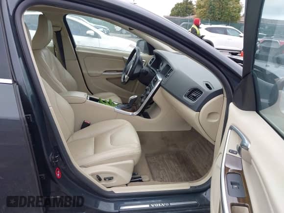 2013 Volvo S60 T5 with VIN YV1612FH1D2209302, listed as a IAAI auction lot 43445685 with 144,751 mi miles and . Bid and sale history available at DreamBid. Image 5.